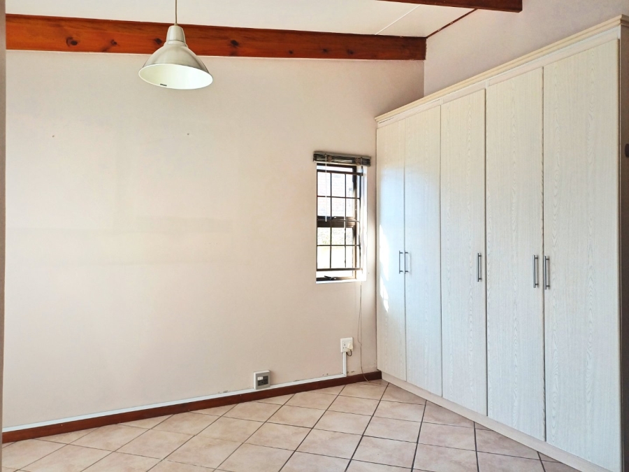 3 Bedroom Property for Sale in Fraaiuitsig Western Cape
